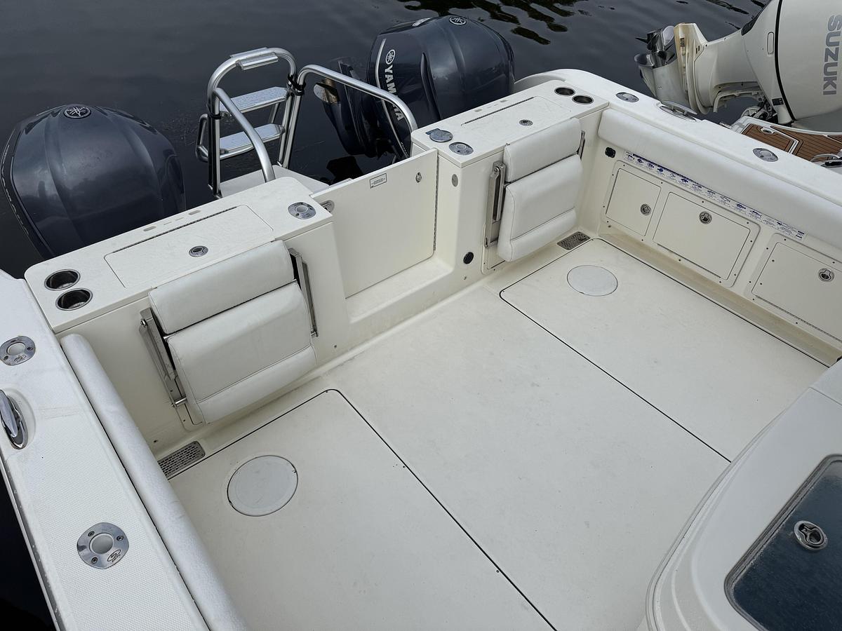 Used 2012 World Cat 320 CC