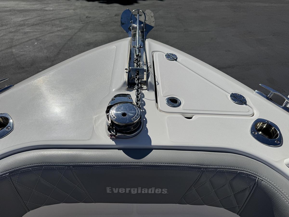 Used 2021 Everglades 295 Center Console