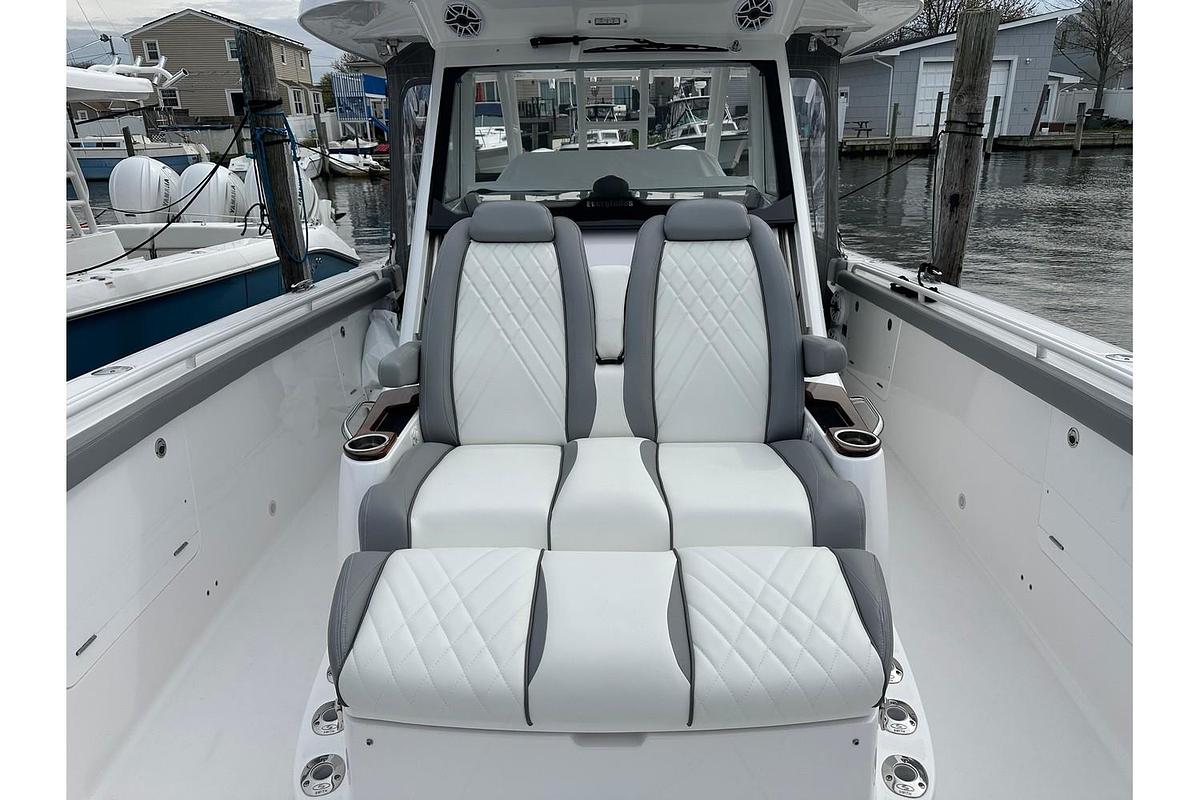 Used 2023 Everglades 395 Center Console