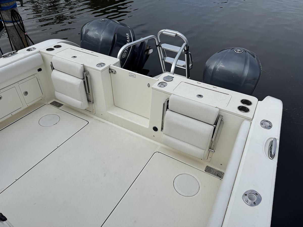 Used 2012 World Cat 320 CC