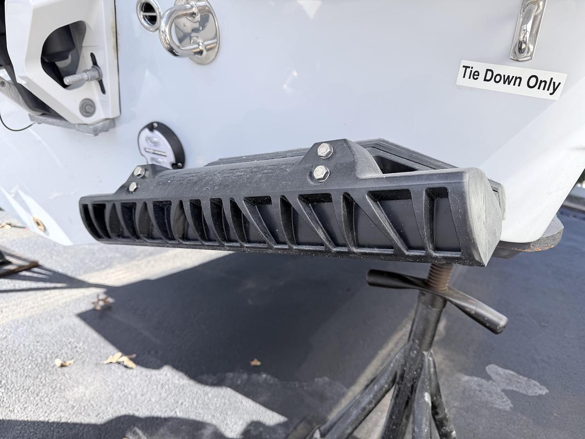 2027 Sailfish 276 DC