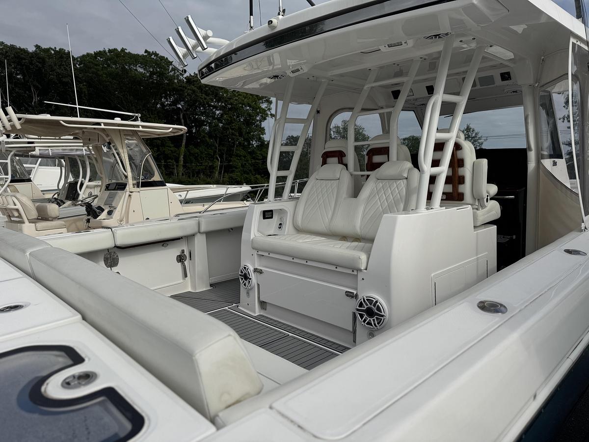 Used 2021 Everglades 395 Center Console