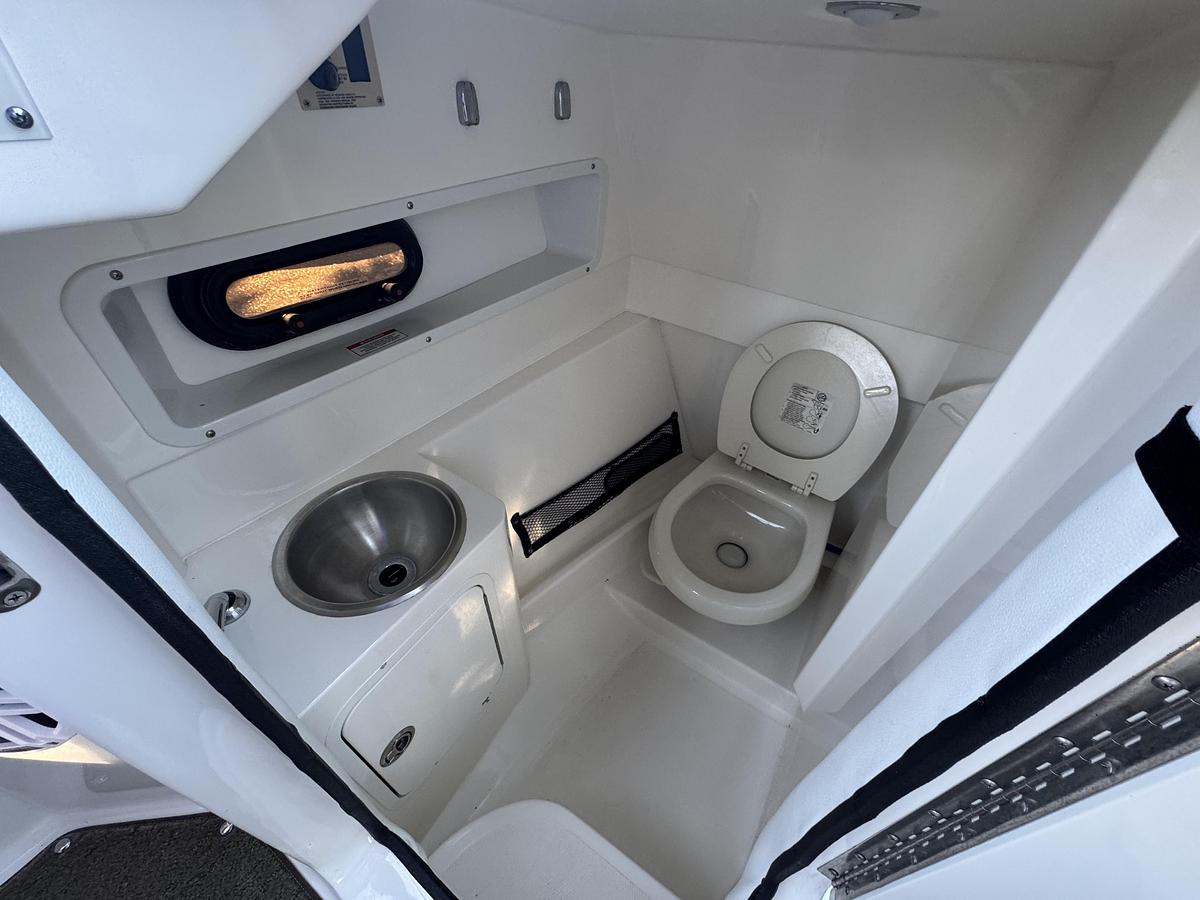 Used 2016 Sea Ray  270 SDX