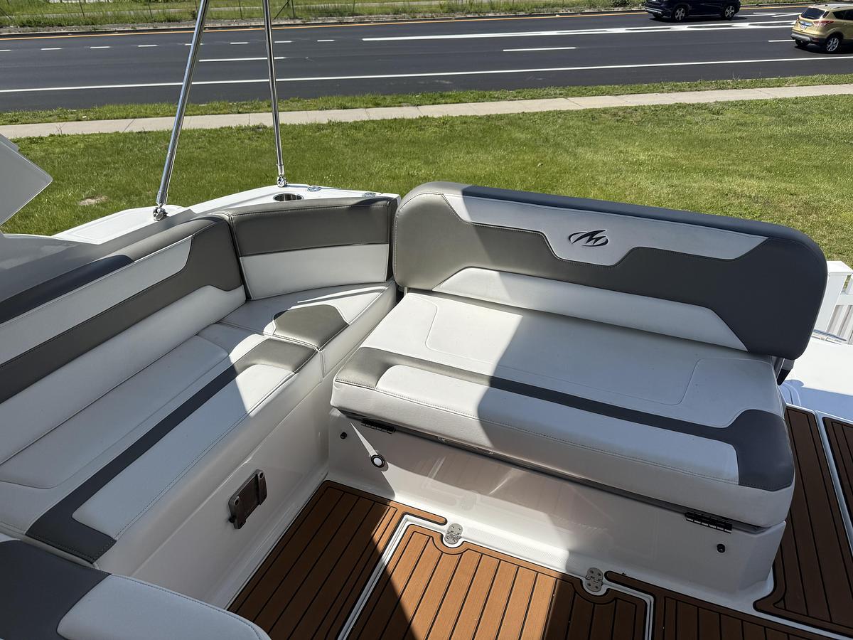 Used 2018 Monterey 355 Sport Yacht