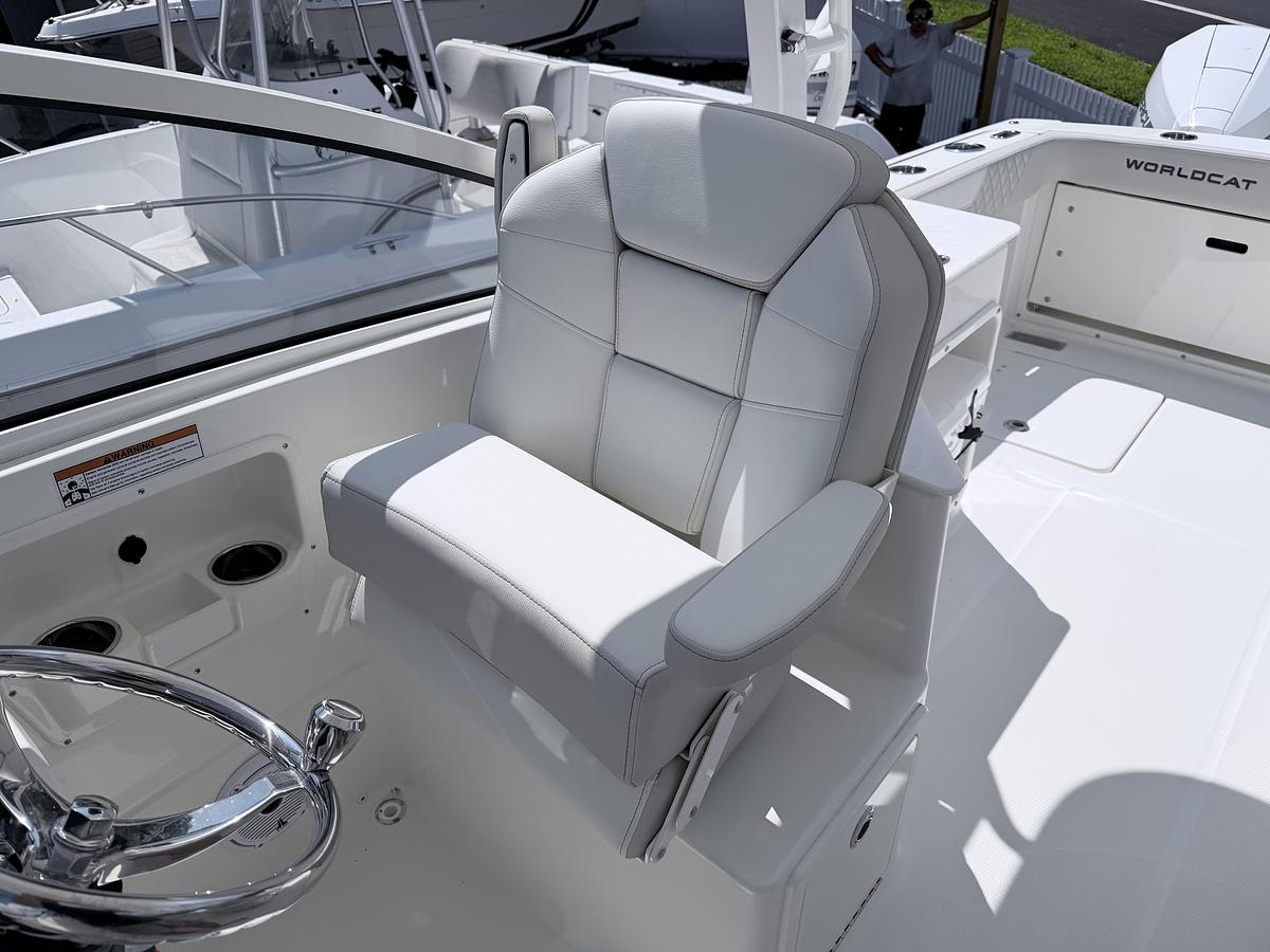 2026 World Cat 280DC-X