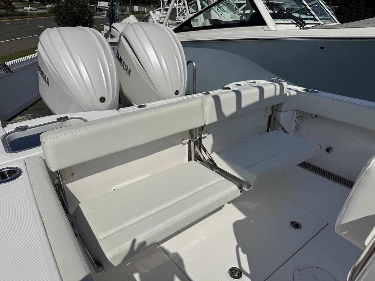2024 Everglades 285 Center Console