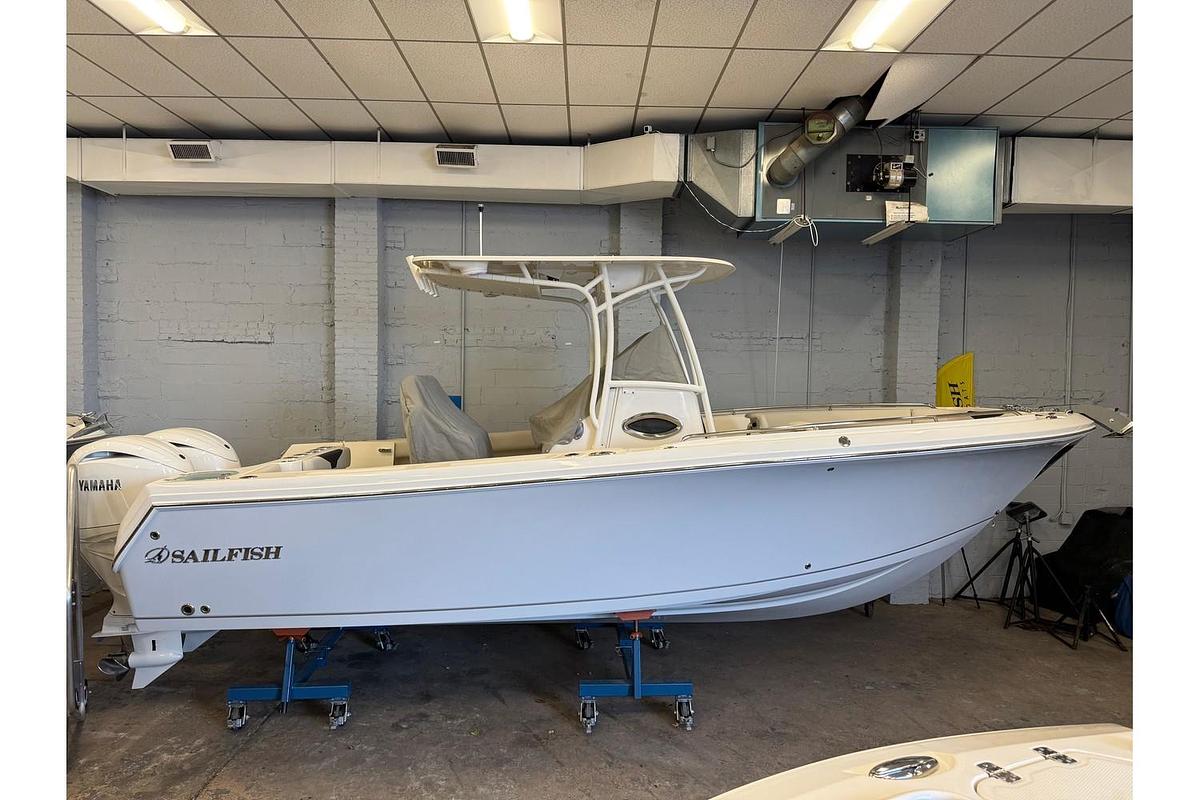 2024 Sailfish 242CC