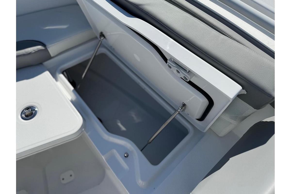 2025 Everglades 285 Center Console