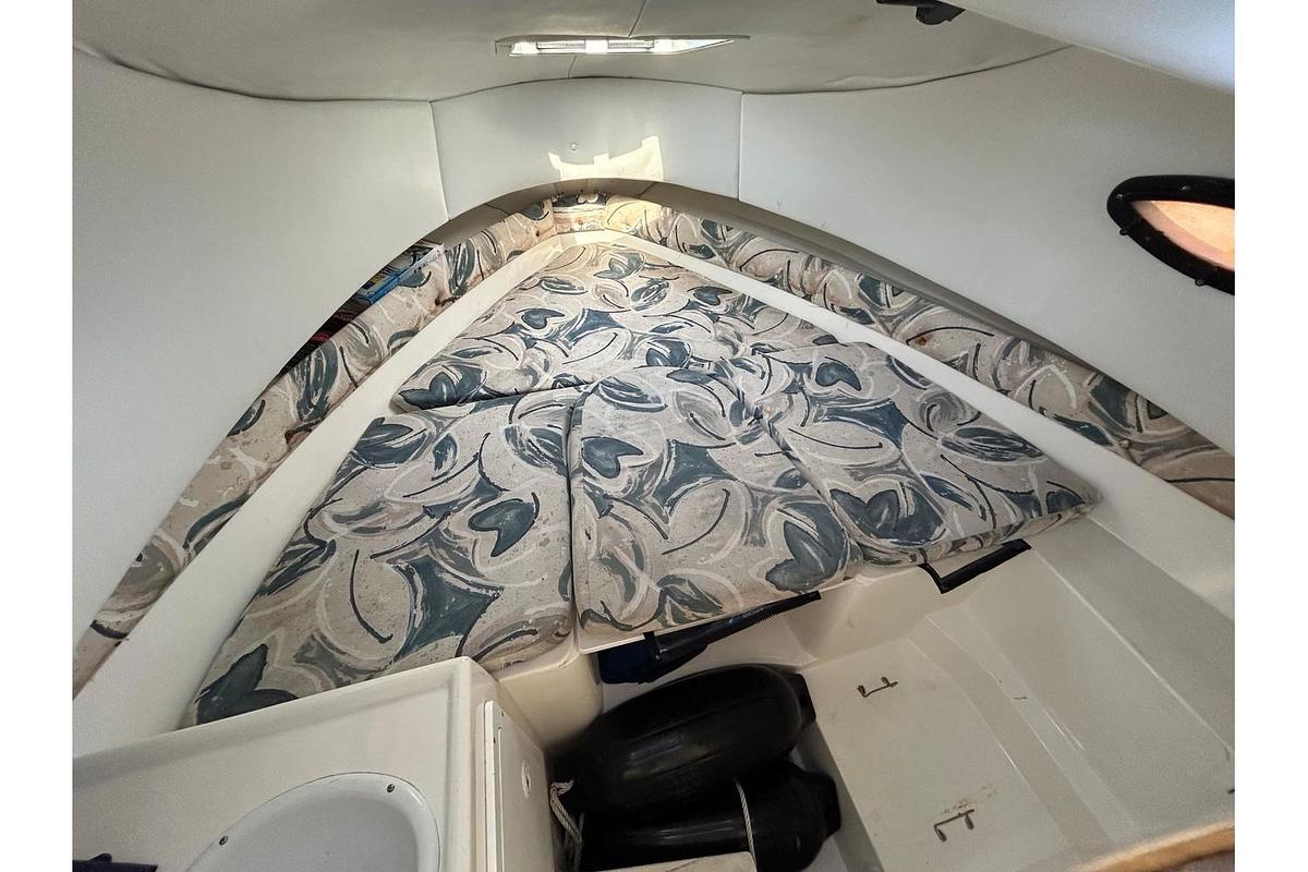 Used 1998 Cobia 220 Walkaround