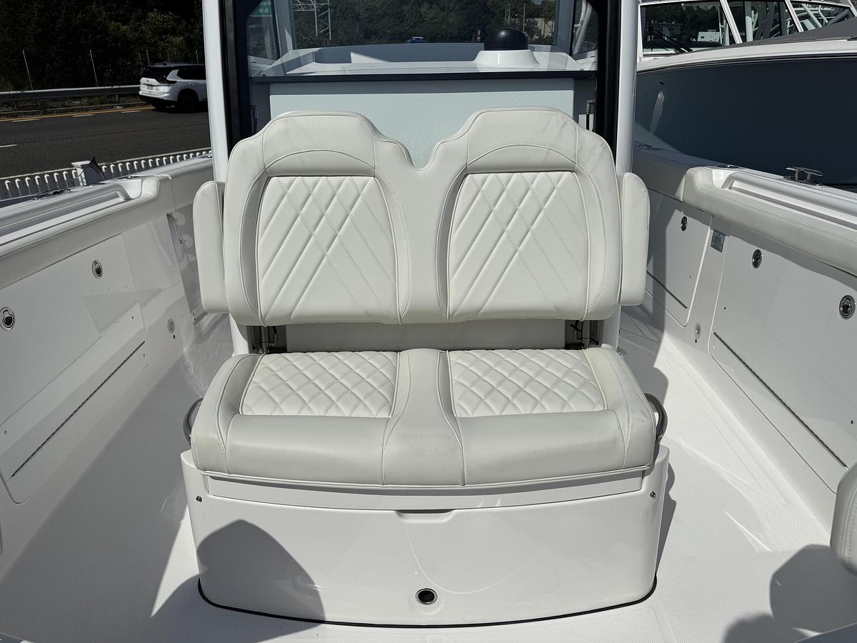 2024 Everglades 285 Center Console