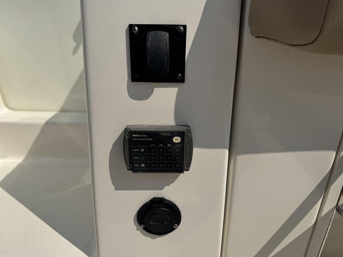 Used 2017 Sailfish 325 DC