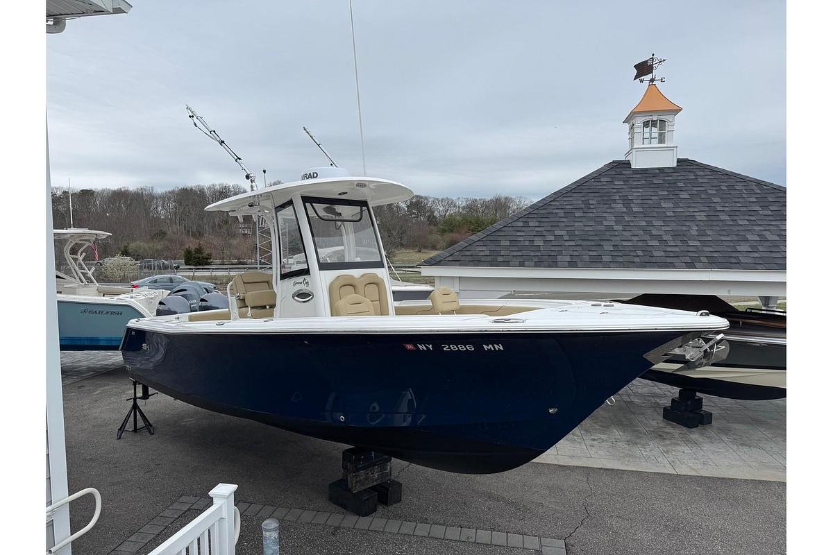 Used 2018 Sea Hunt Gamefish 27