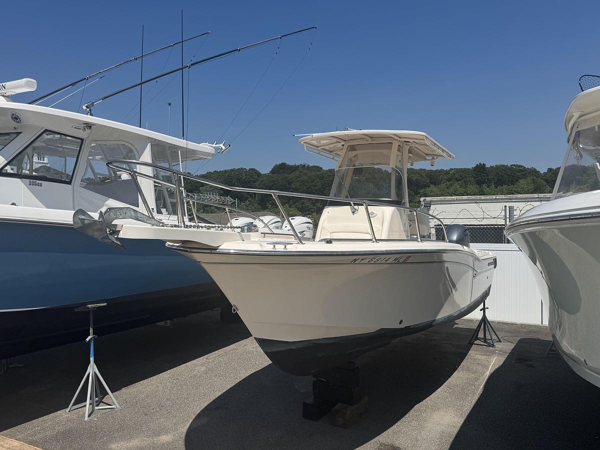 Used 2016 Grady-White 257 Advance CC