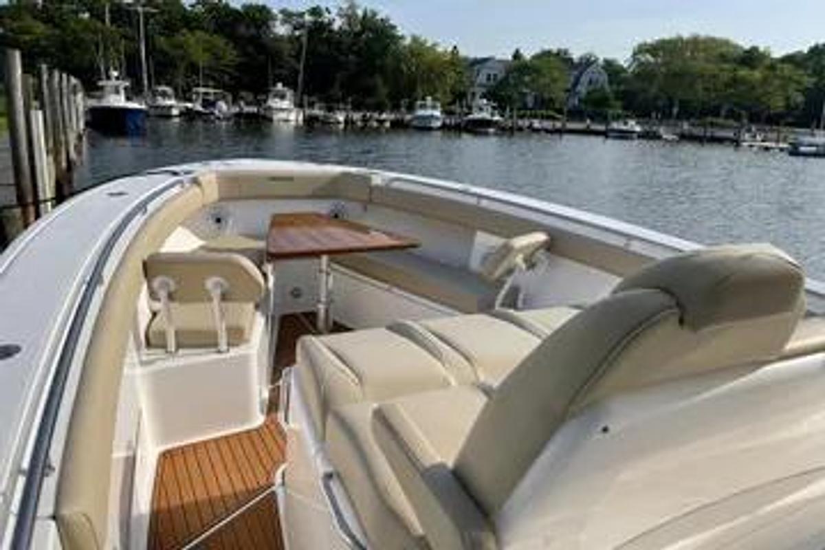 Used 2019 Everglades 435 Center Console