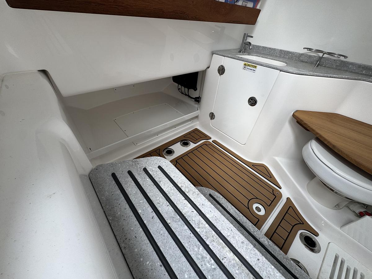 Used 2024 Everglades 315cc