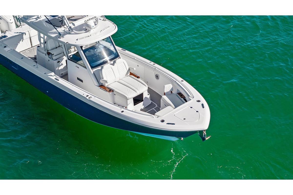 2025 Everglades 375 Center Console