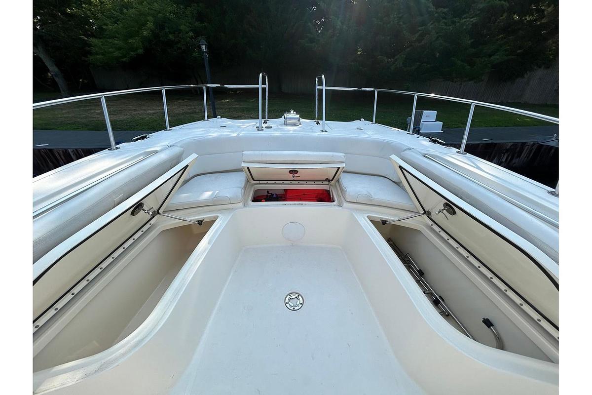 Used 2012 World Cat 320 CC