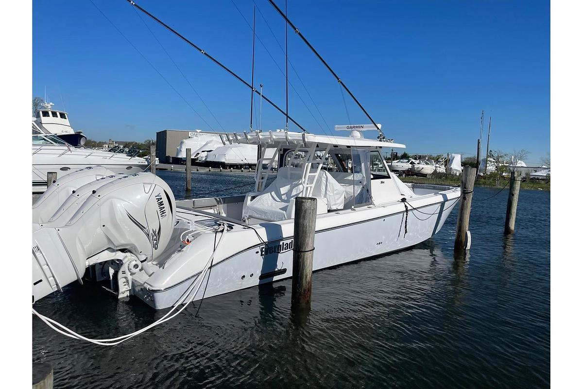 Used 2023 Everglades 395 Center Console