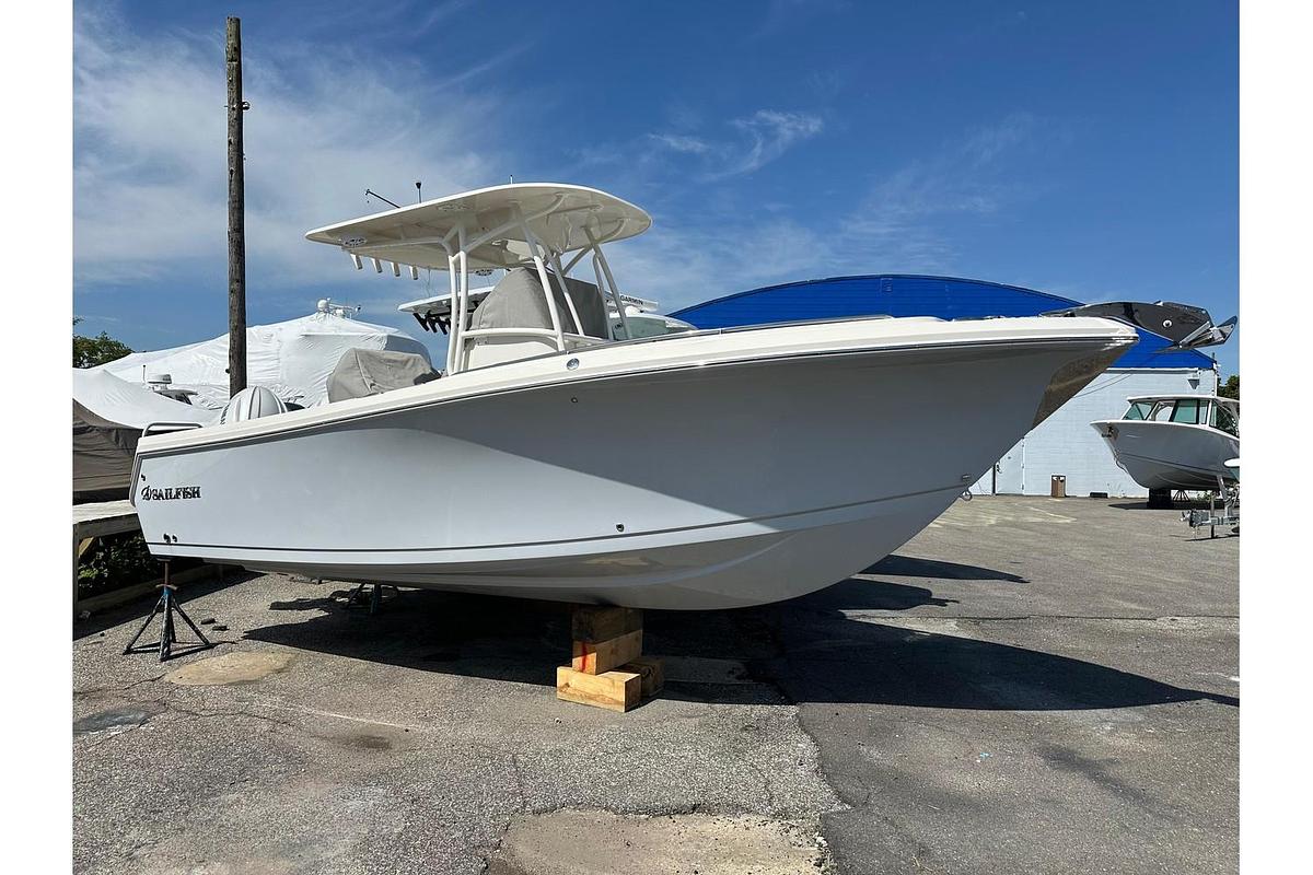 2024 Sailfish 242CC