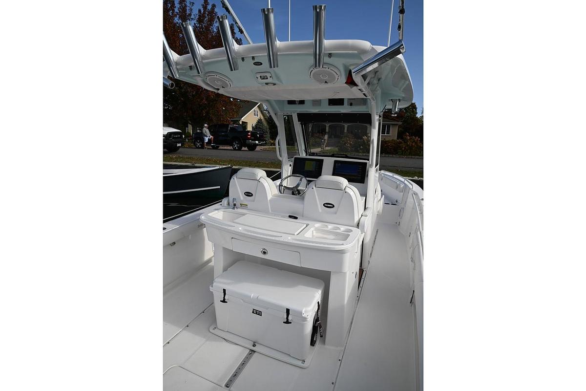 Used 2019 Everglades 295 Center Console