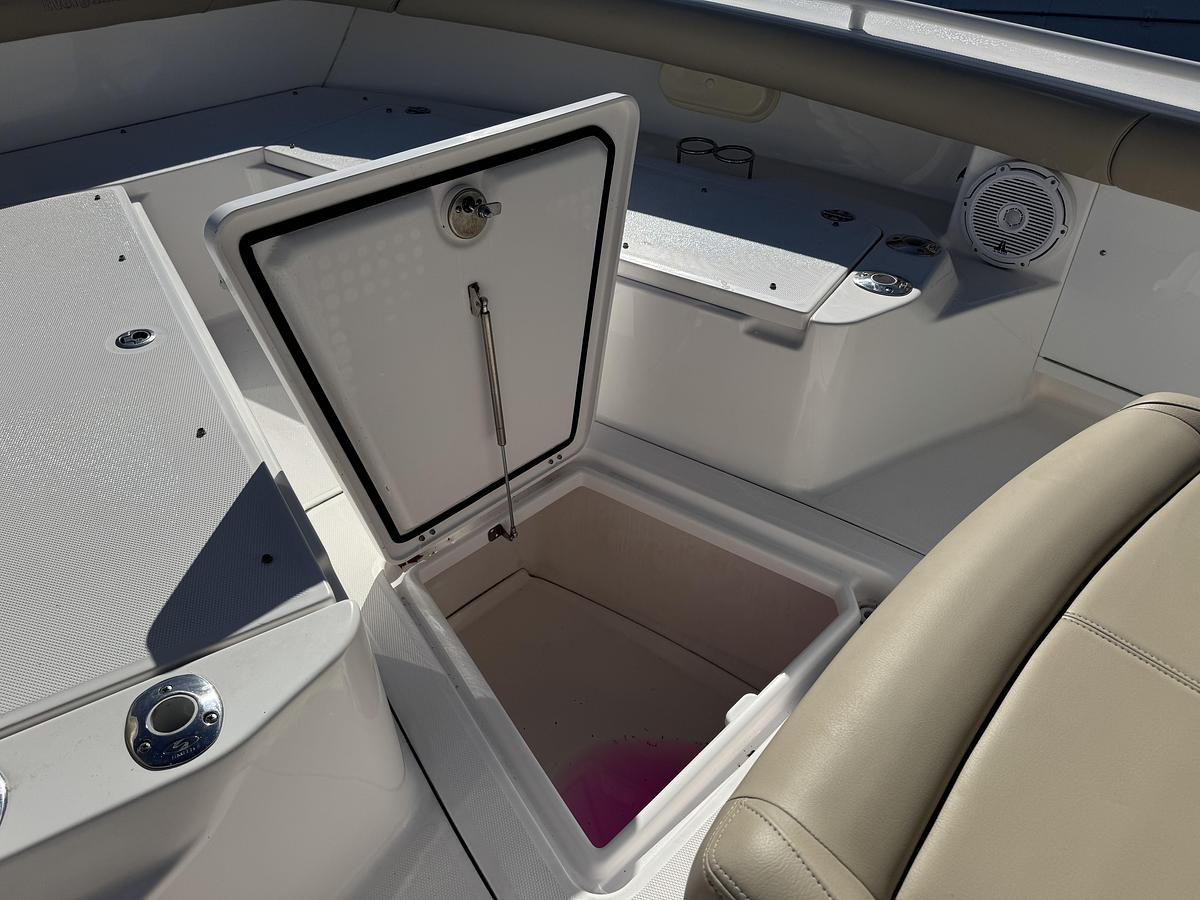 Used 2019 Everglades 273 Center Console