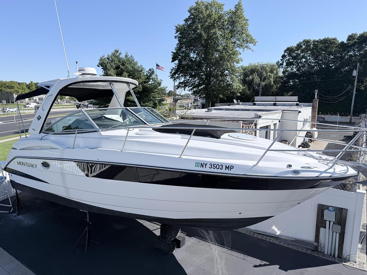 Used 2018 Monterey 335 Sport Yacht