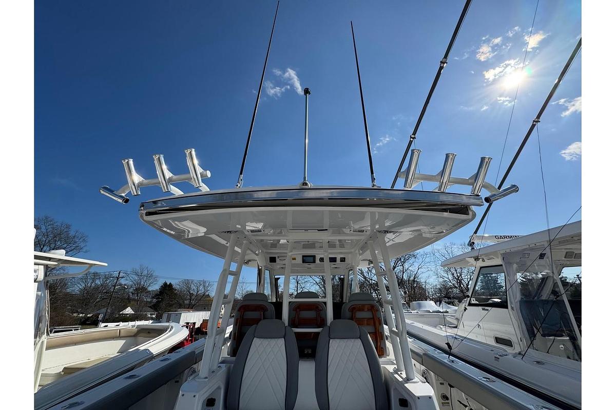 Used 2022 Everglades 395cc