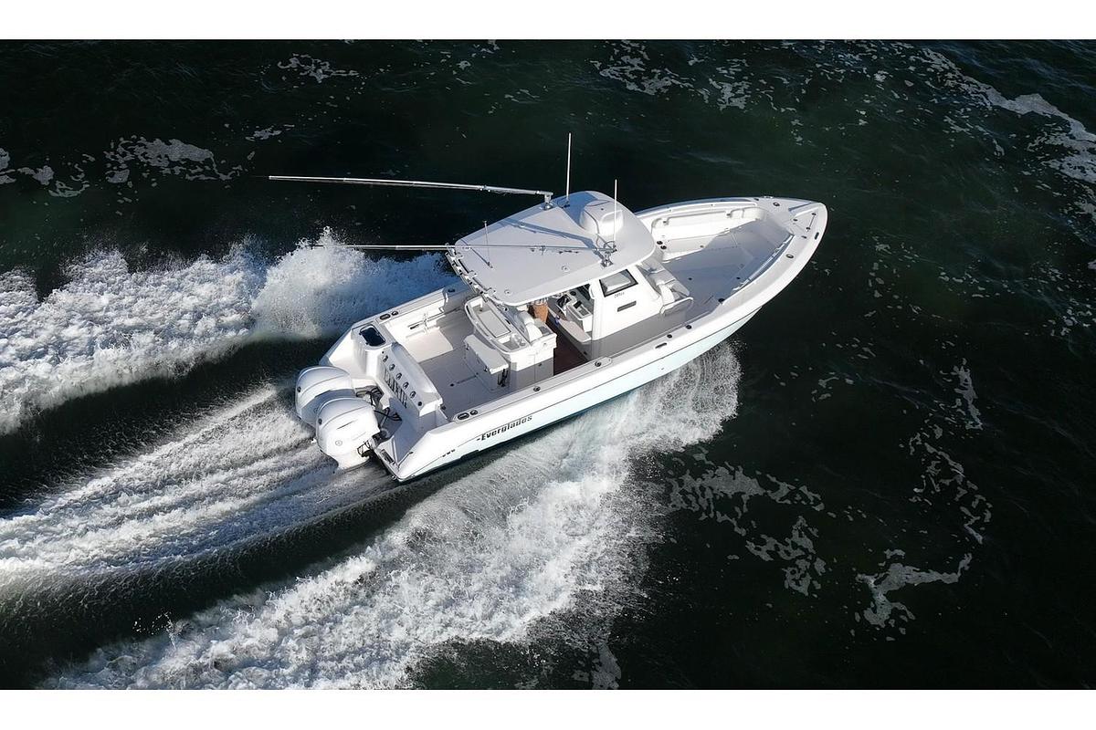 Used 2019 Everglades 295 Center Console