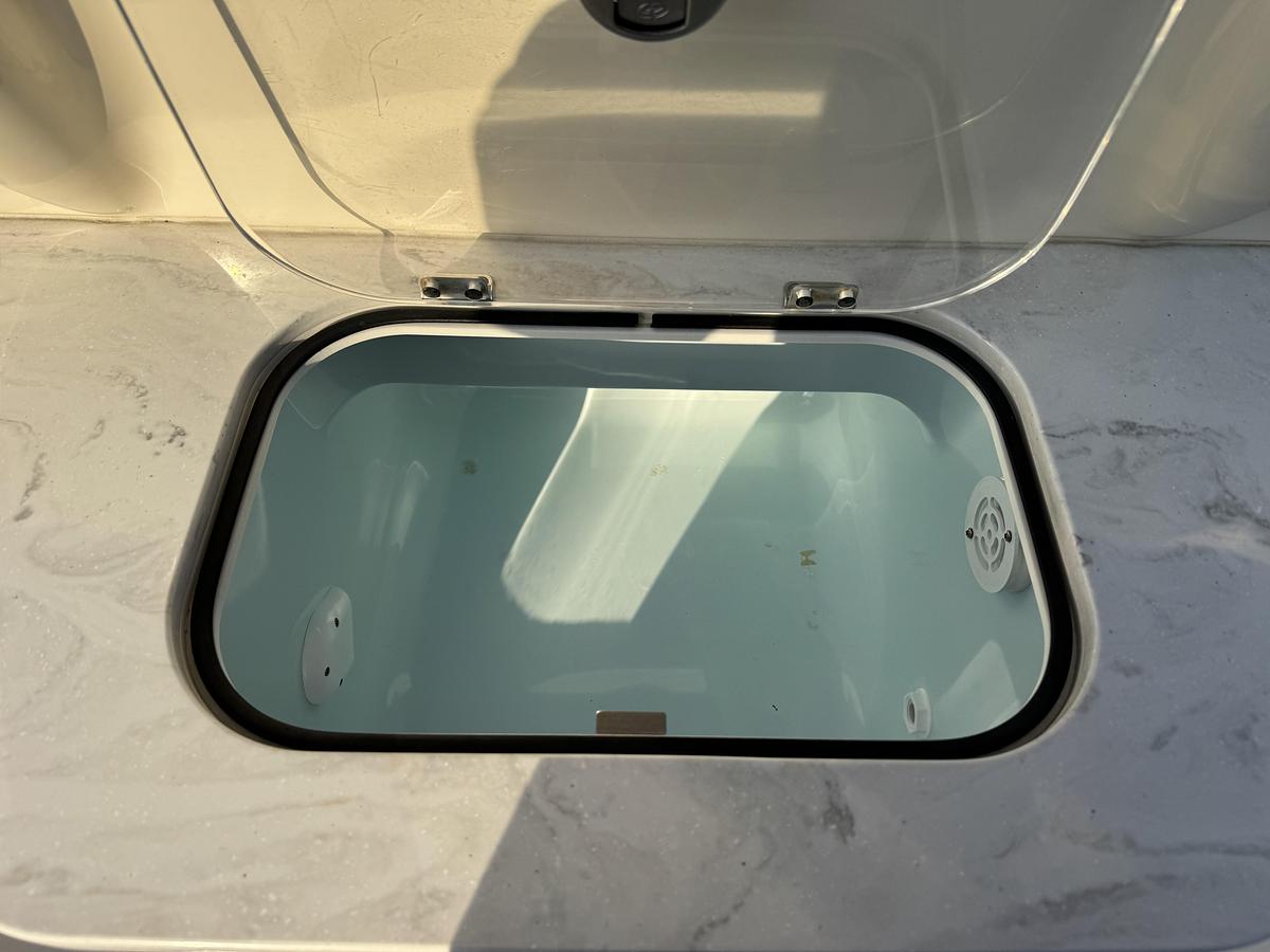 Used 2024 Scout 281 xss Carbon