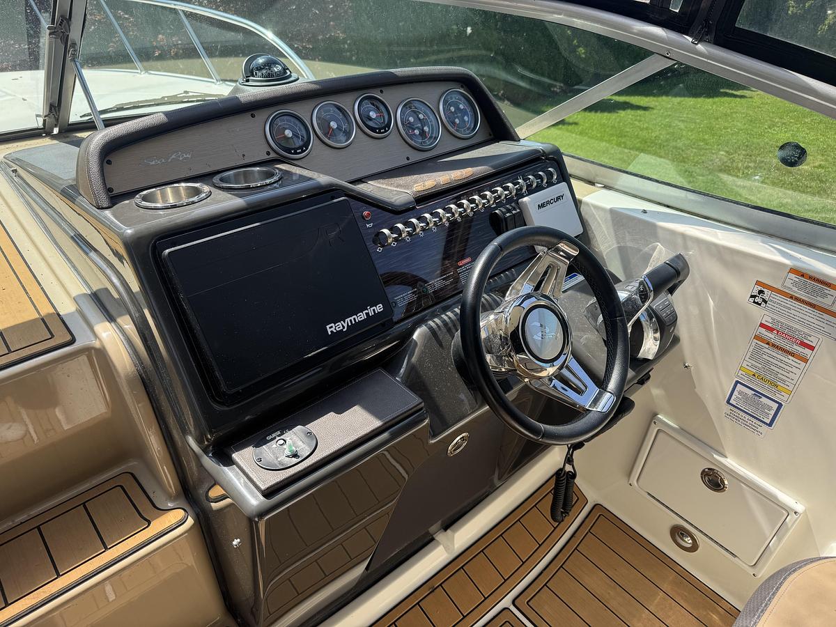 Used 2016 Sea Ray Sundancer 310