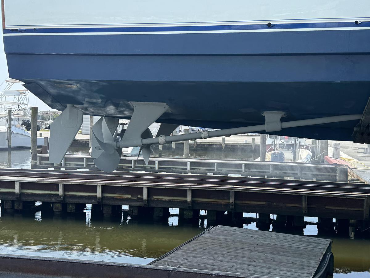 Used 2002 Viking 61 Enclosed Bridge