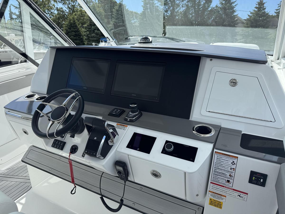 2026 Everglades 367CX