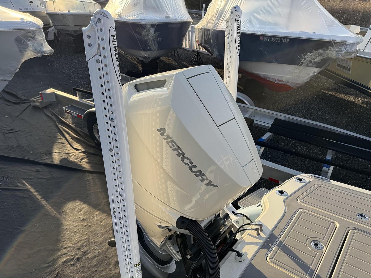 Used 2024 Scout 281 xss Carbon