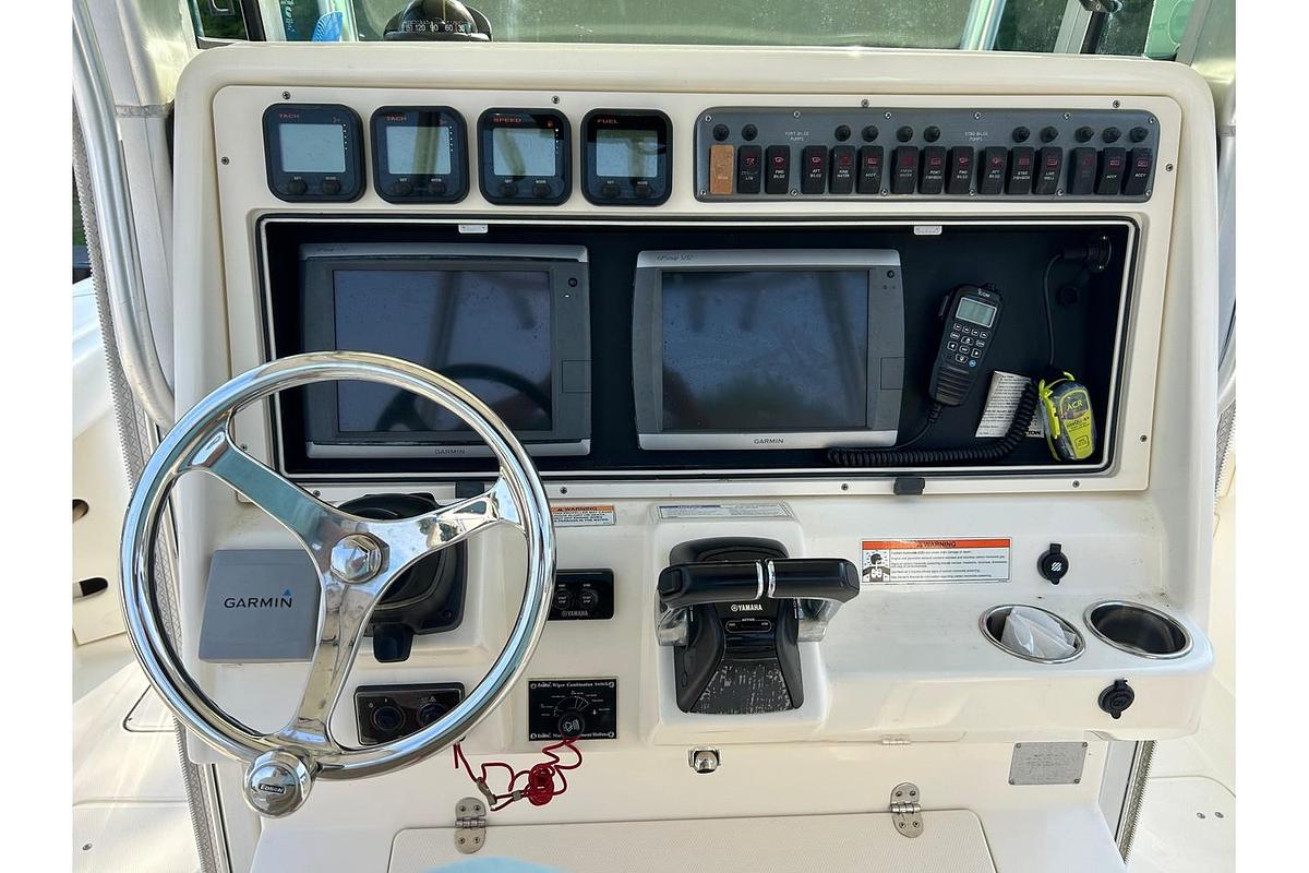 Used 2012 World Cat 320 CC