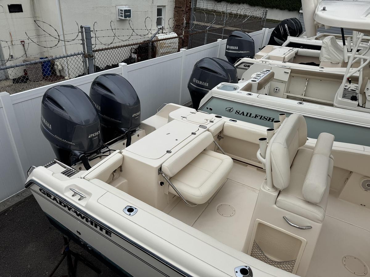 Used 2016 Grady-White 257 Advance CC