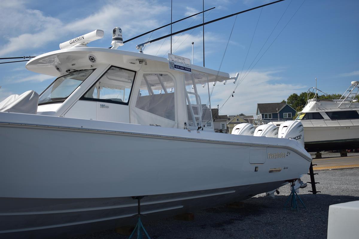 Used 2024 Everglades 395CC