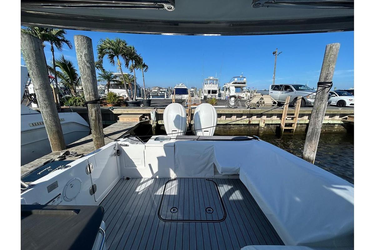 Used 2019 Everglades 340DC