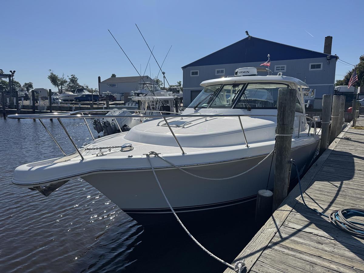Used 2020 Pursuit 385OS