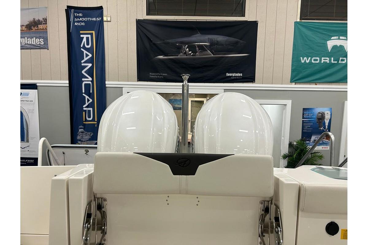 2024 Sailfish 276 DC