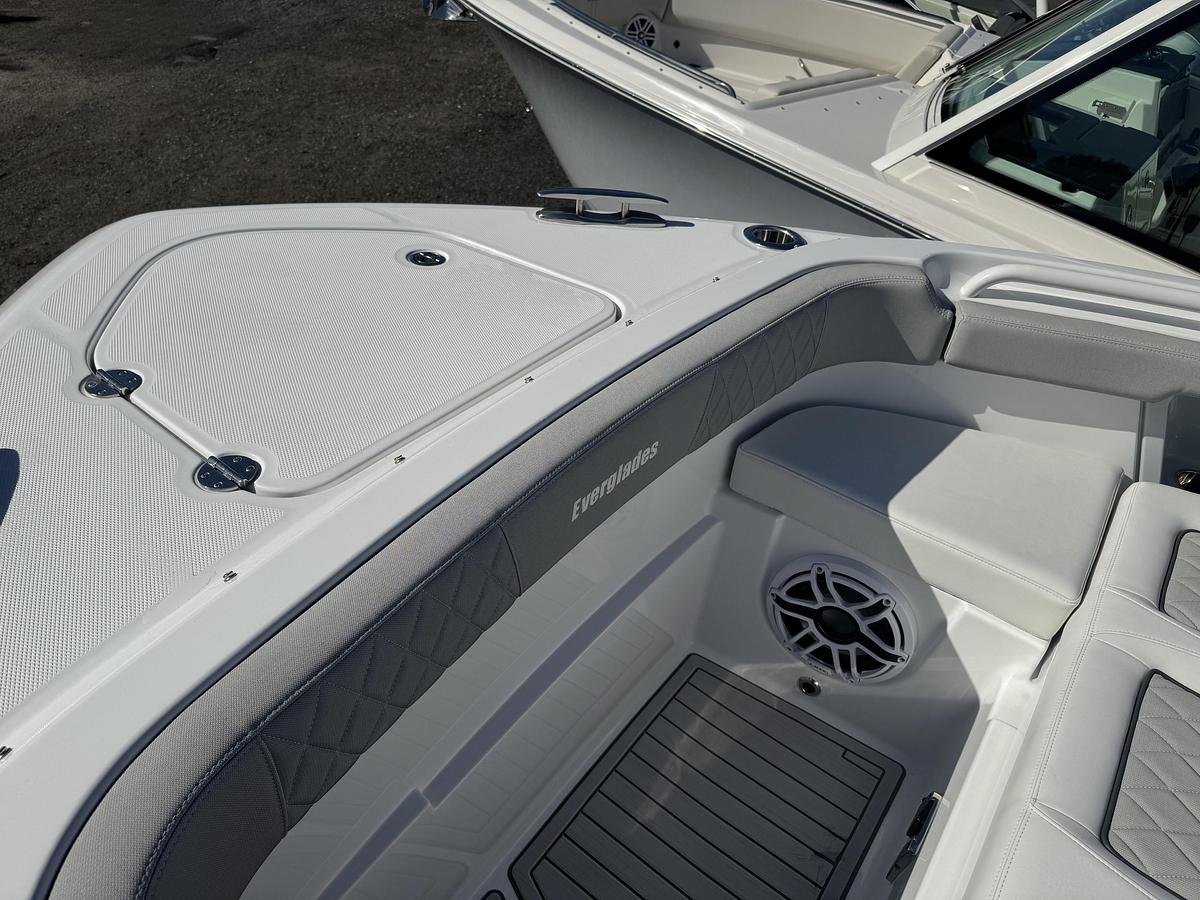 2026 Everglades 367CX