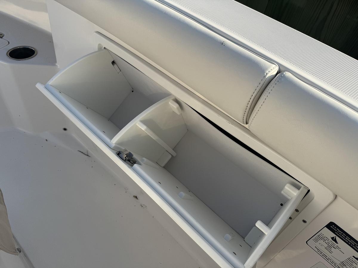 Used 2016 Everglades 255cc