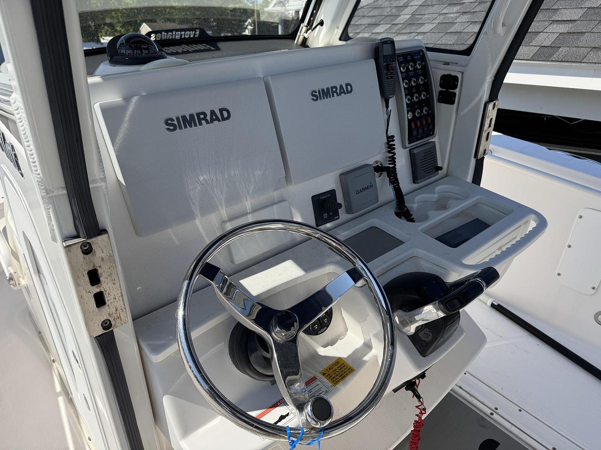 Used 2012 Everglades Boats 325 Pilot