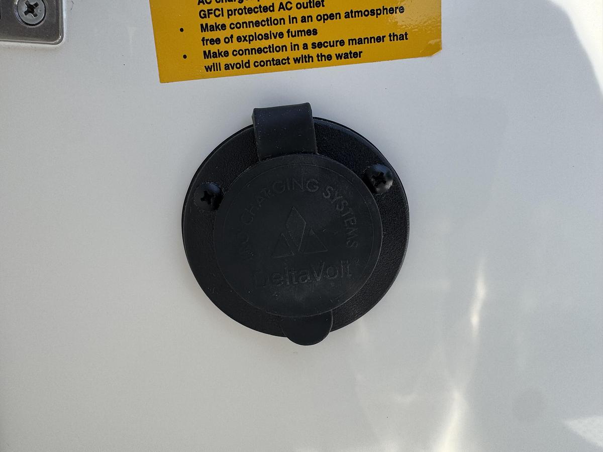 2025 Sailfish 232 CC