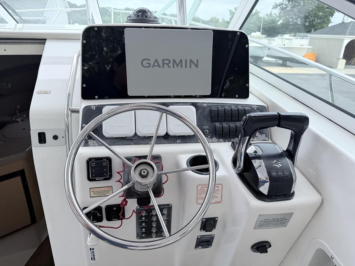 Used 2002 Boston Whaler 295 Conquest