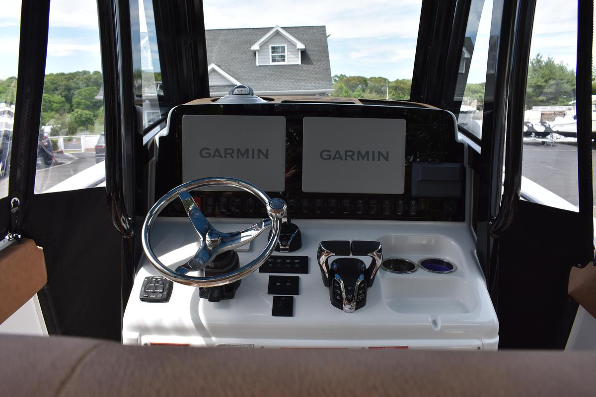Used 2025 Sea Hunt Ultra 265SE