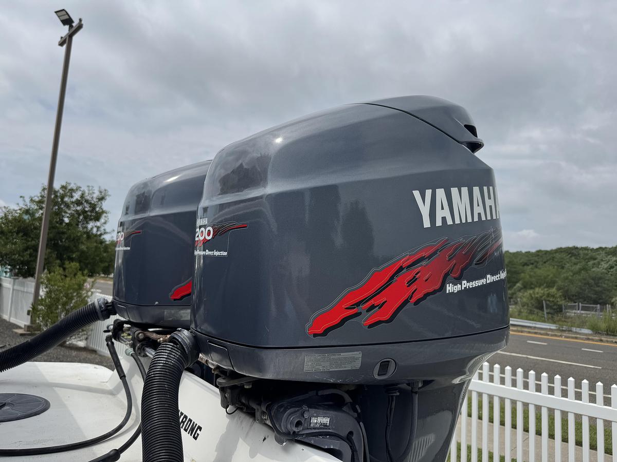 Used 2001 Regulator  26FS