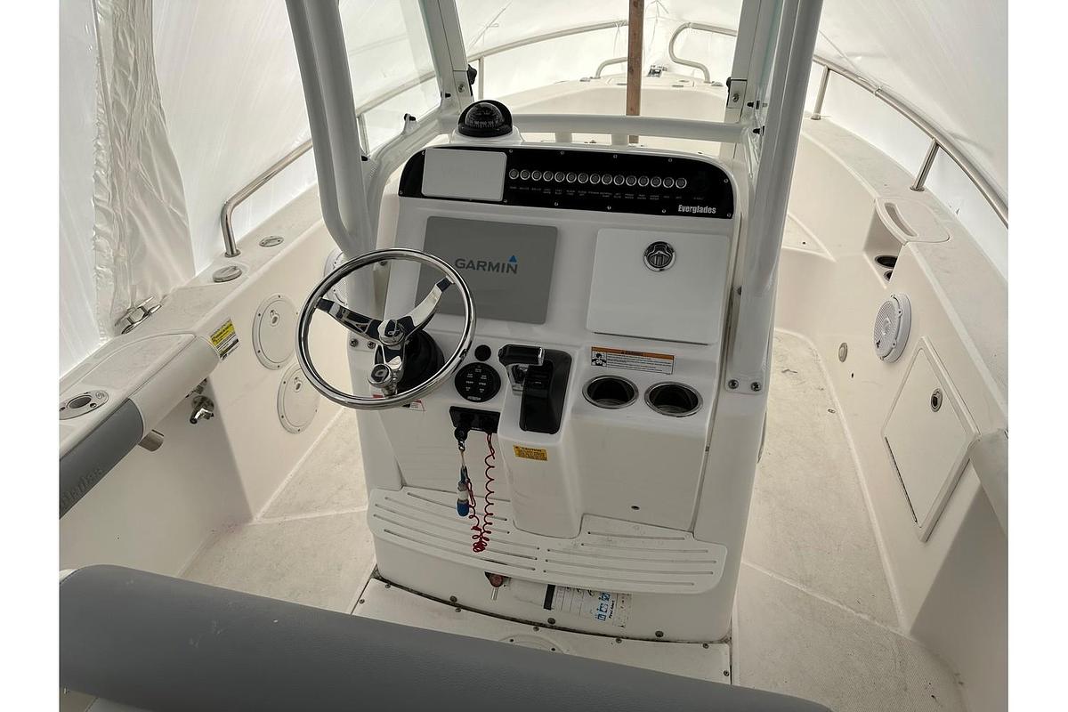 Used 2018 Everglades Boats 230CC