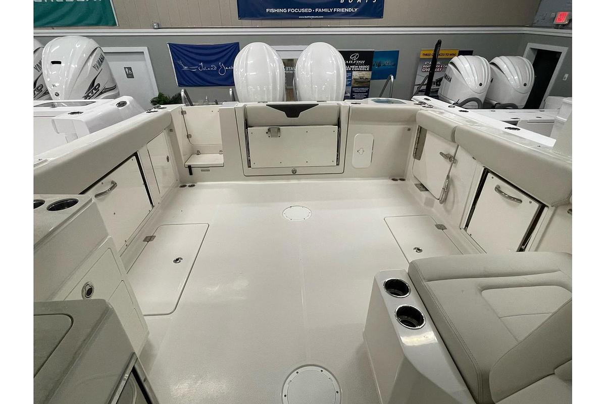 2024 Sailfish 316 DC