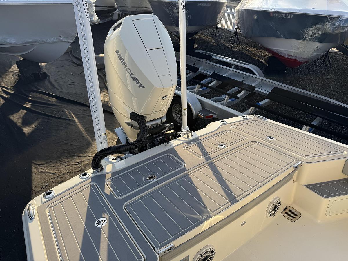 Used 2024 Scout 281 xss Carbon