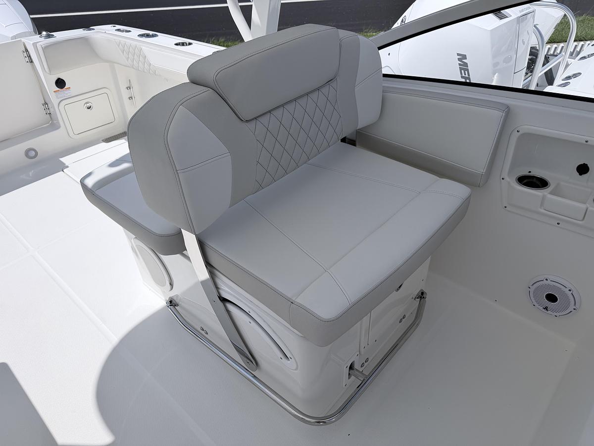 2026 World Cat 280DC-X